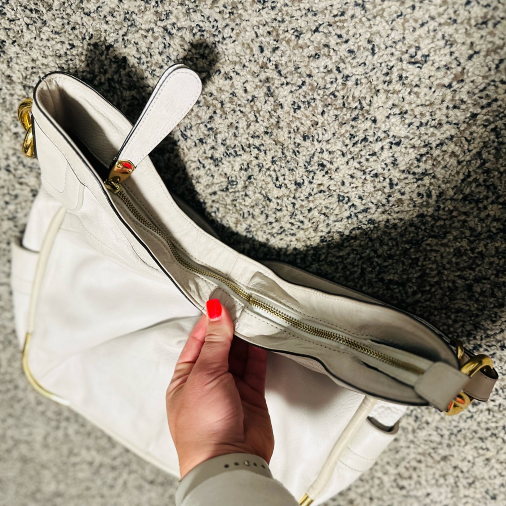b. makowsky Hobo Leather Shoulder Bag White & Gold Hardware Adjustable - EUC - Picture 8 of 15